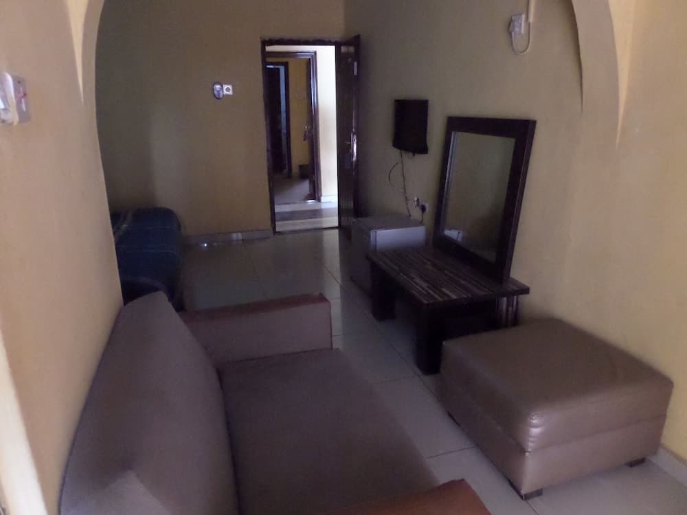 Keblat Hotel  Suites