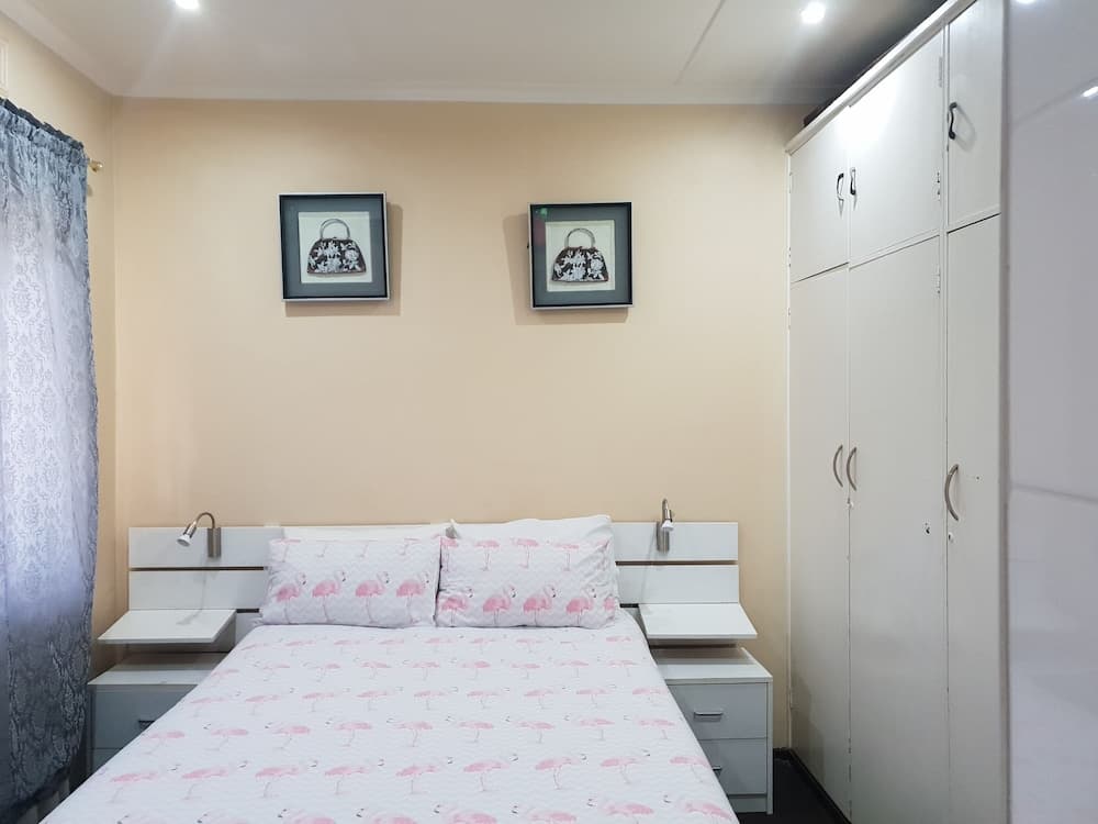 Iqhayiya Guest House