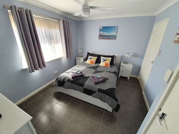 Ocean Beach Chalet 18