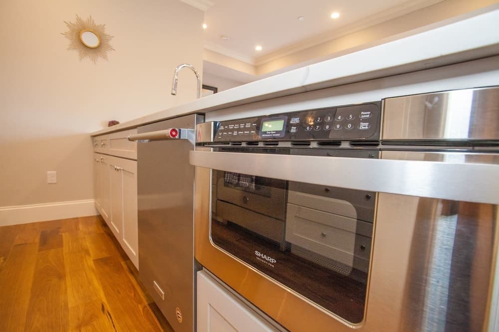 Luxury Condo 4 Bed 2 Bath Downtown Boston Sleeps 8