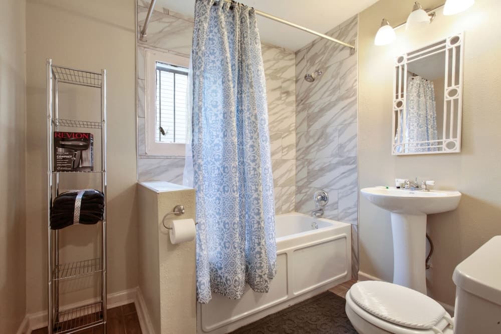 1 Bedroom Studio - 806.5