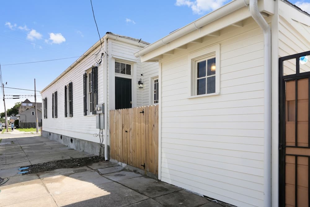 2038 Iberville Studio Rear 2BD