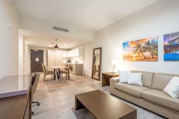 Private Luxury Condos at Costa Hollywood