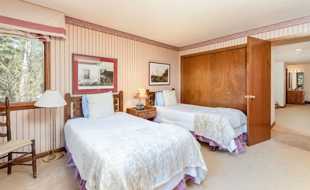 Macmillan Dog-friendly Vacation At Windcliff 4 Bedroom Home by RedAwning