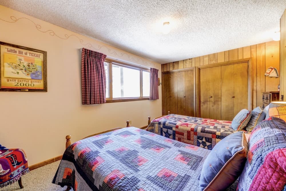 Salmans Bear Cove Family Vacation At Windcliff 4 Bedroom Home by RedAwning