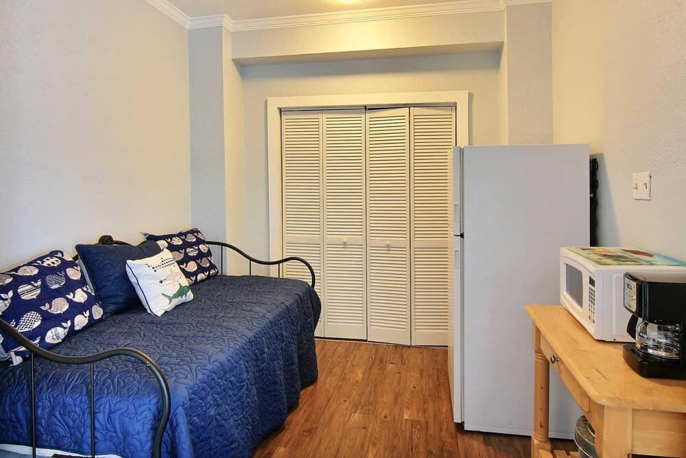 TX361 6877 - 5 Br Home