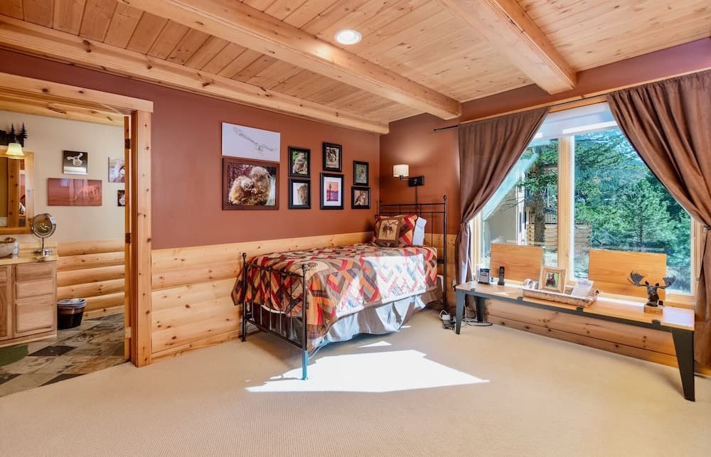 Awestruck Luxury Vacation  At Windcliff 3 Bedroom Home by RedAwning