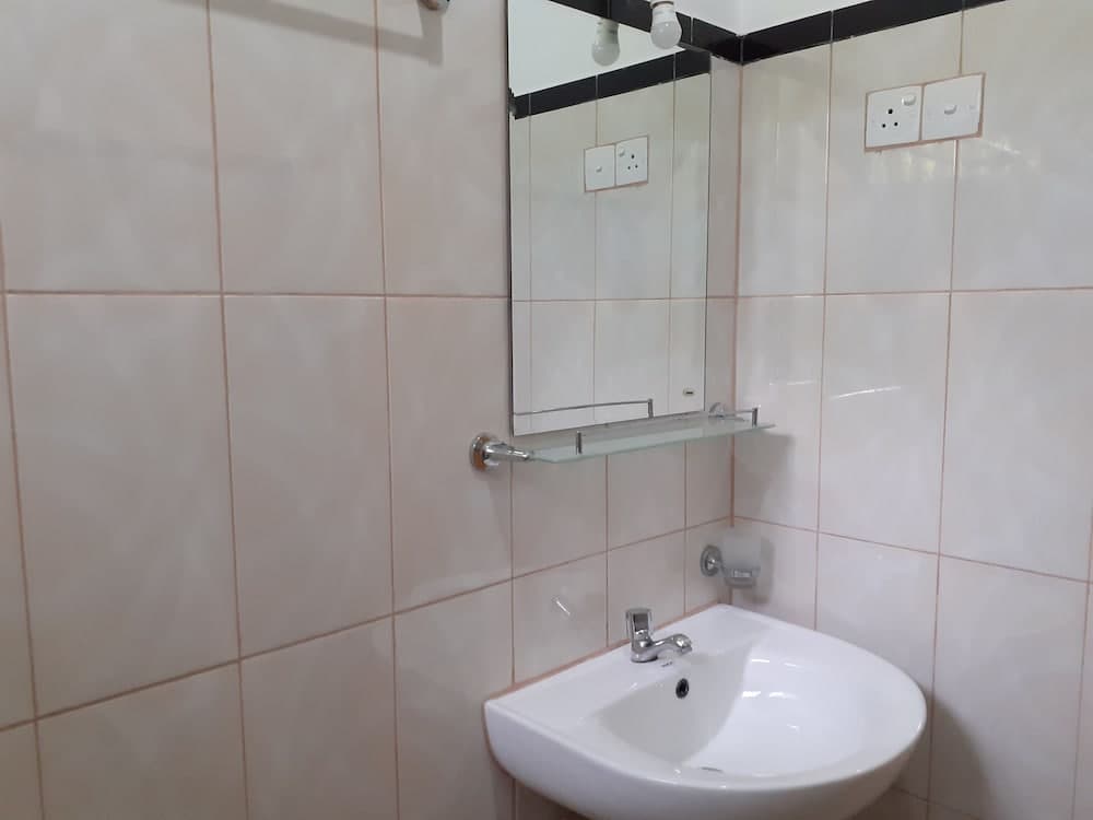 Golden Pearl Safari Villa