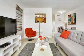 Stylish & Unique 1 BR Designer Waterview APT