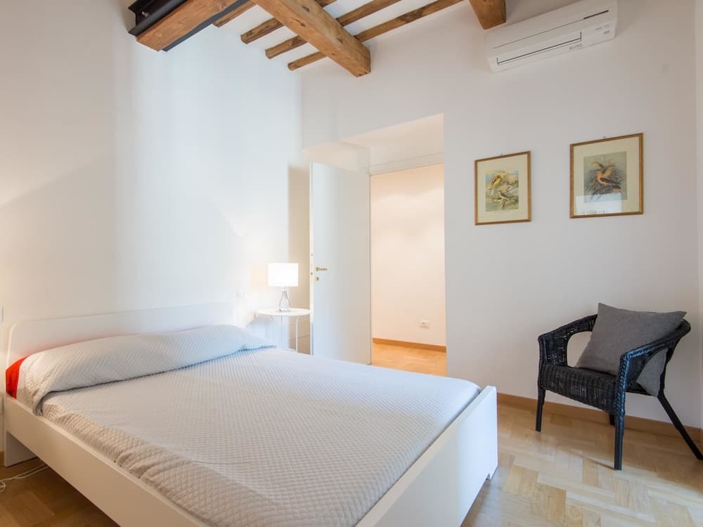 RSH Trevi Fountain Luxury Apartment