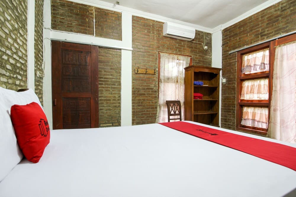 RedDoorz near Rumah Sakit Wirosaban