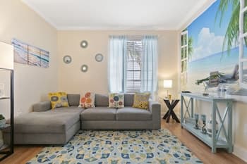 2 Bedroom Deluxe Apt on Collins Ave