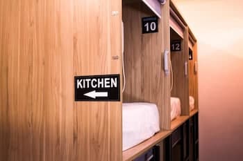 Lounge Capsule Hostel