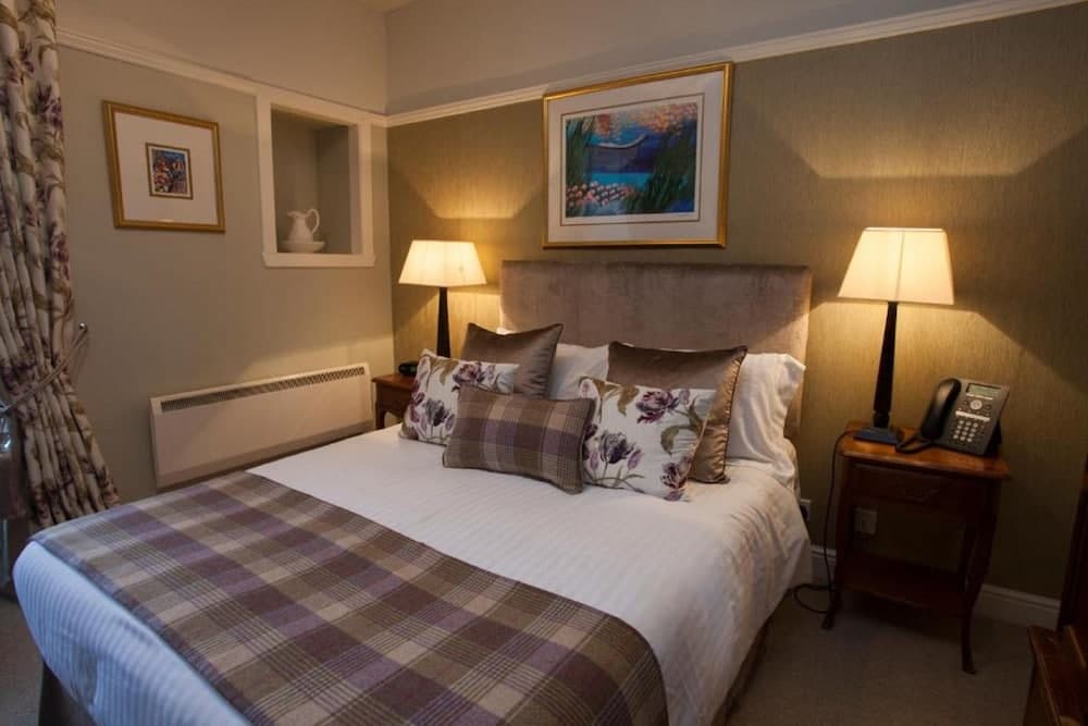 Port Charlotte Hotel