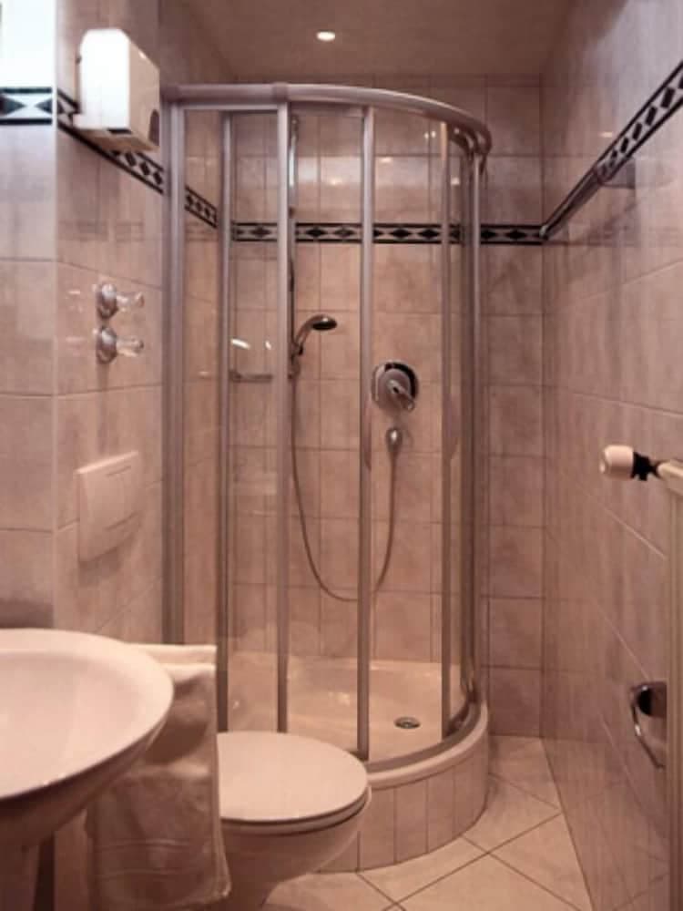 Hotel Die Post in Bürgel GmbH