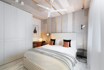 A World Aparts - 12 Viviani