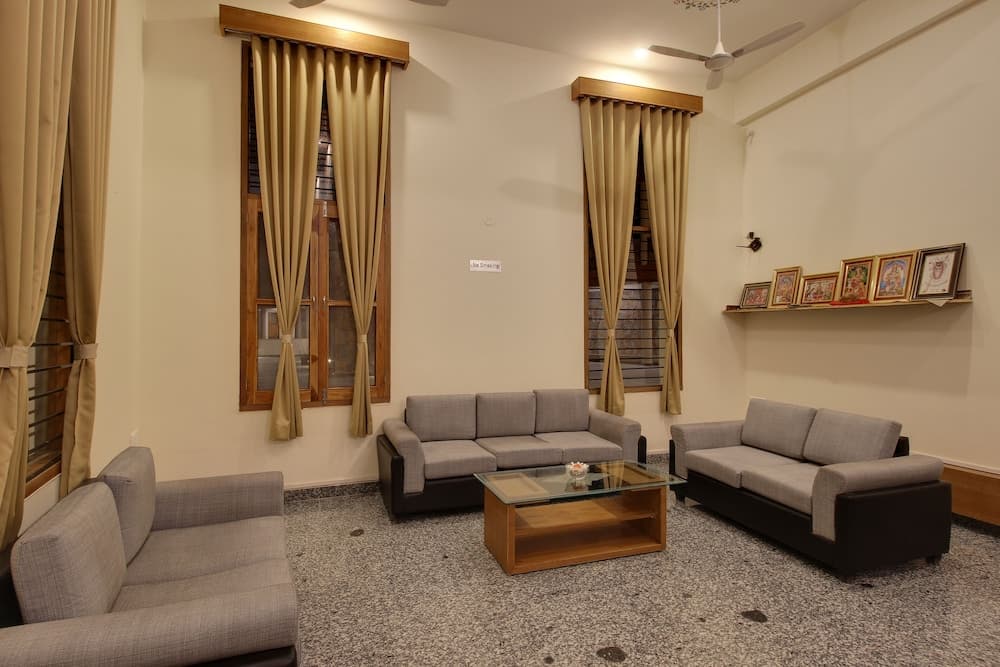 Palm Valley Dritan Resort