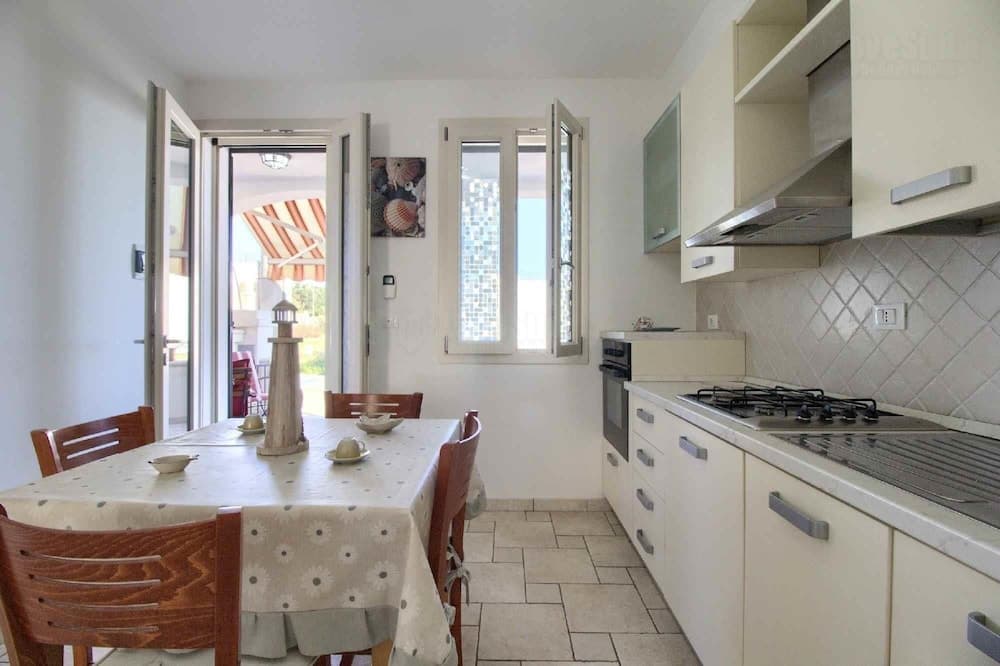 Casetta Dona a Ridosso Della Spiaggia Torre Vado