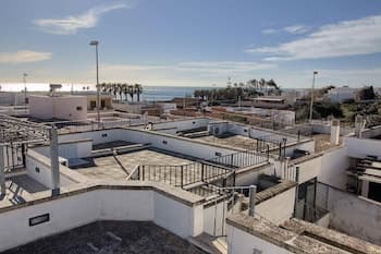 Casetta Dona a Ridosso Della Spiaggia Torre Vado