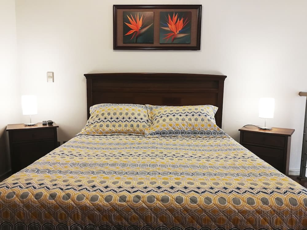 Santiago Town Suites