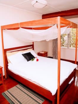 Lush Gardens Apartment 2