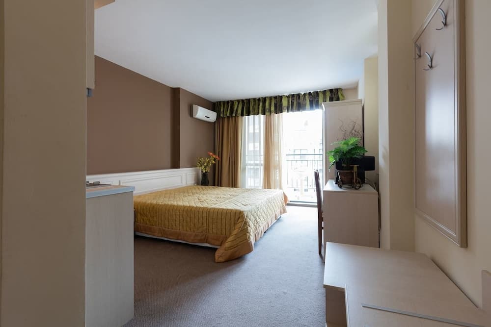 Quiet Studio in Avalon Complex