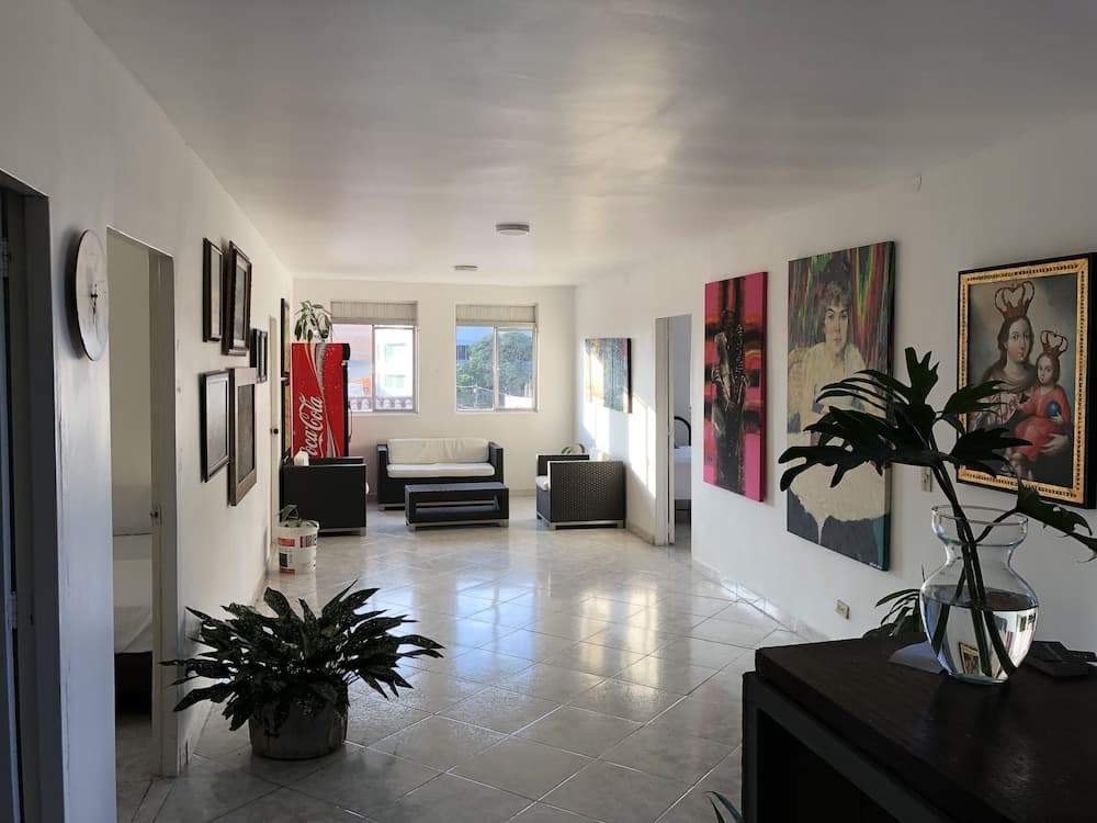 Hotel Plaza Mayor Suites