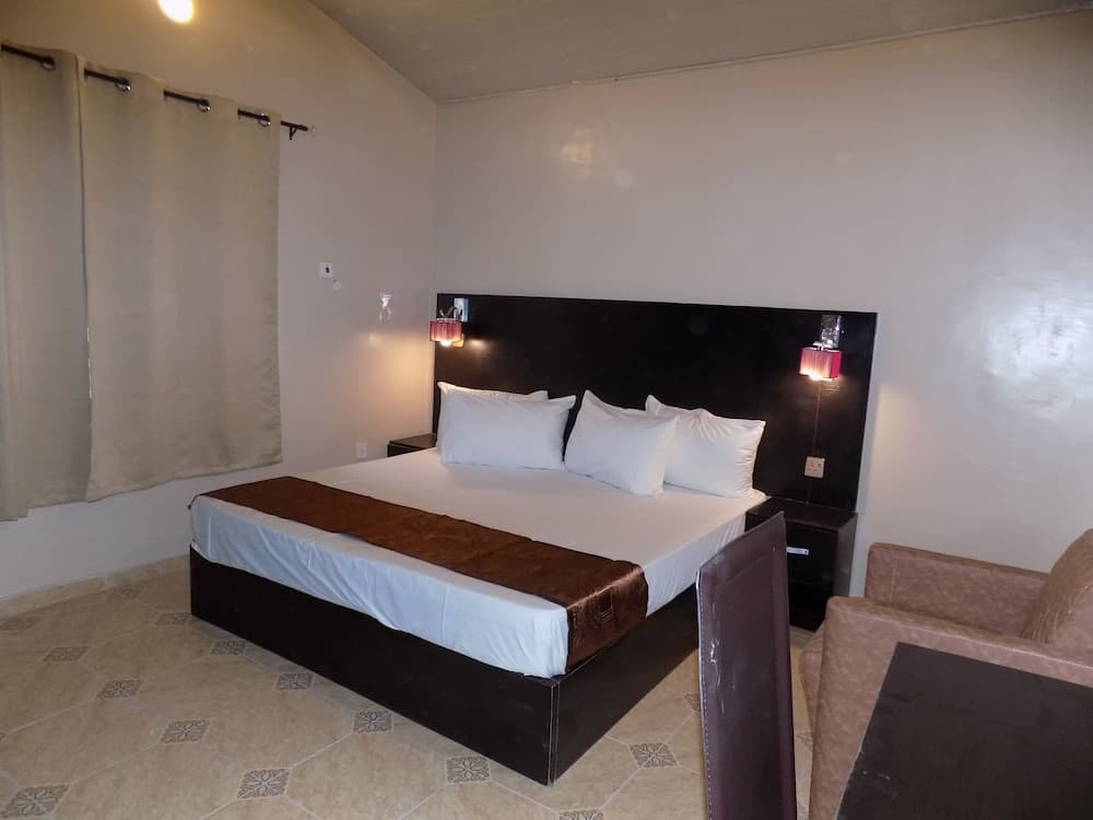 Posh Apartments Bussiness Hotel