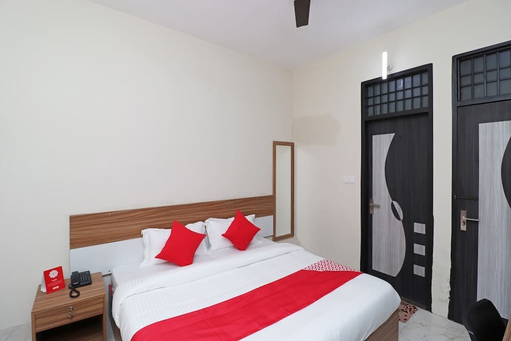 OYO 17425 Dwarka Palace