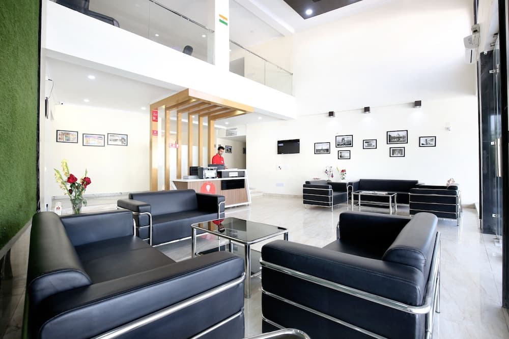 OYO 12767 Hotel Grand Chinar