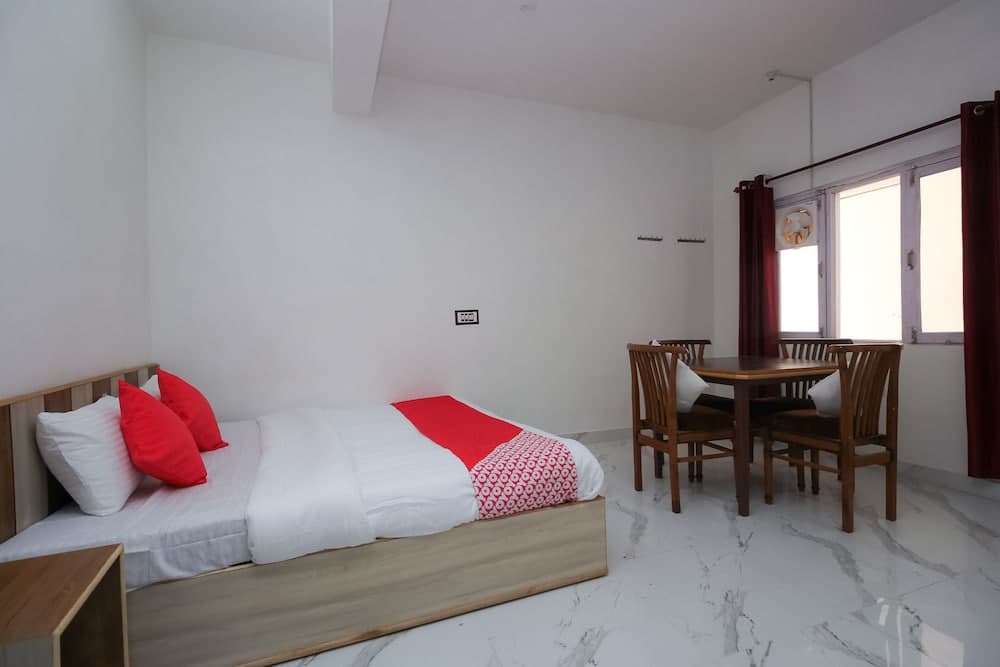 OYO 25107 Aqua Waterfall Hotel