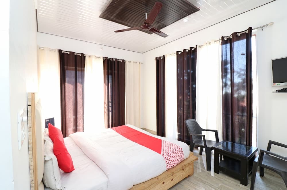OYO 24137 Hotel Himalayan Village