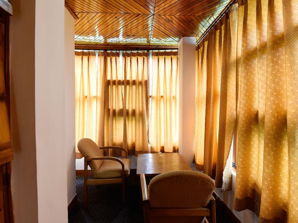 OYO Home 15642 Luxurious 2BHK