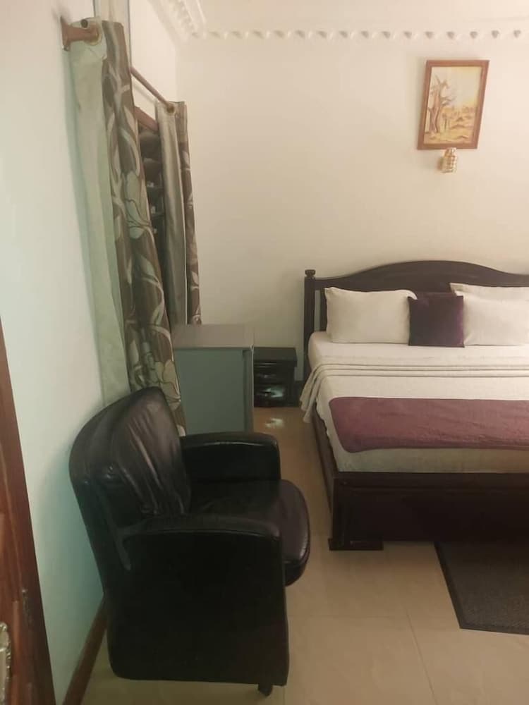 LaRosa Executive Guest House