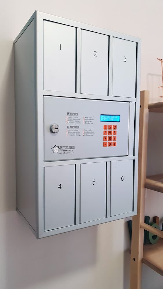 6thLand - Rent Rooms  La Spezia