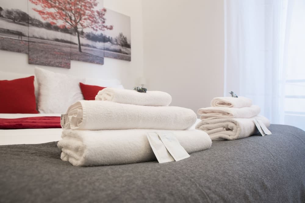 10 - 12 Tourist House Apartment Centre Bologna