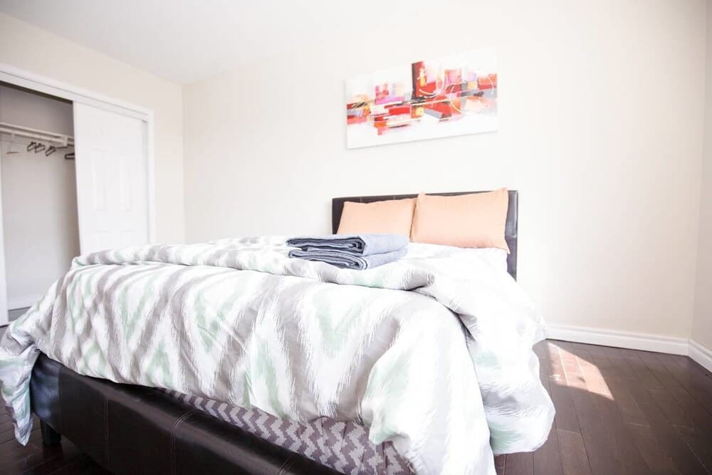 Private & Comfy 2 Bedroom Near Downtown