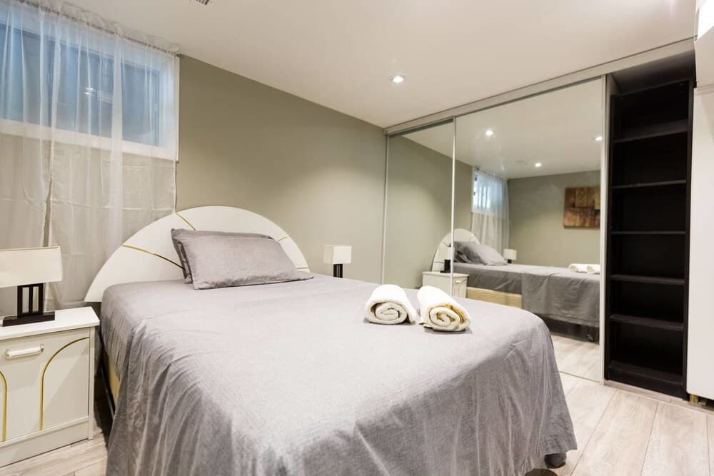 Victoria Village, Modern Two Bedroom With Parking