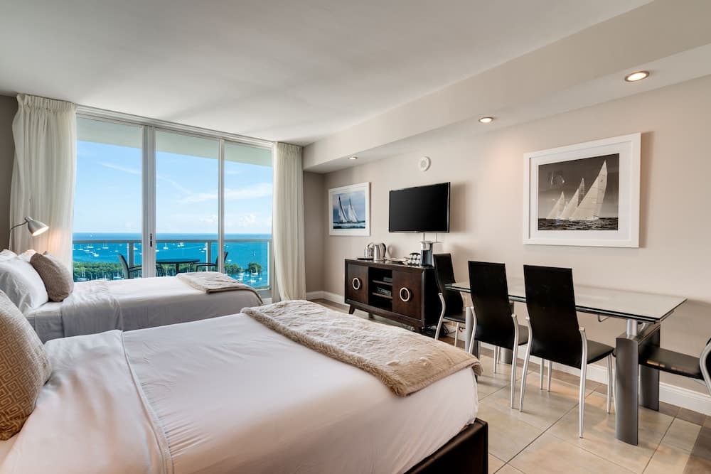 Ocean Million Dollar View Studio + Balcony #3