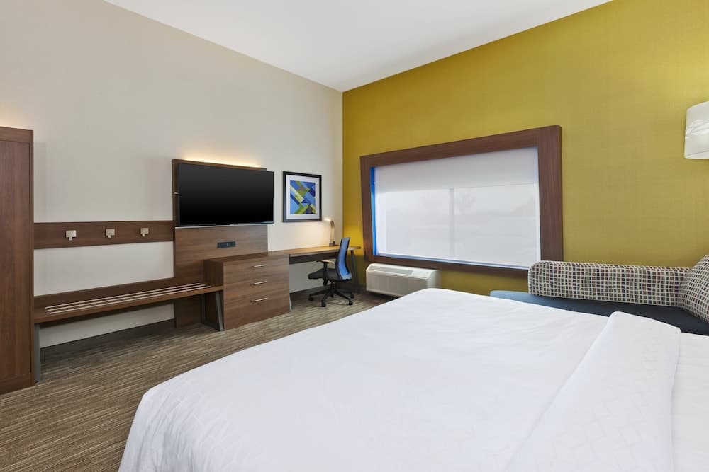 Holiday Inn Express & Suites Painesville - Concord by IHG