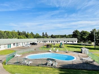 Anne Shirley Motel & Cottages