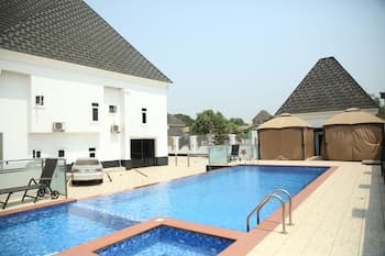 PoshLux Executive Hotel