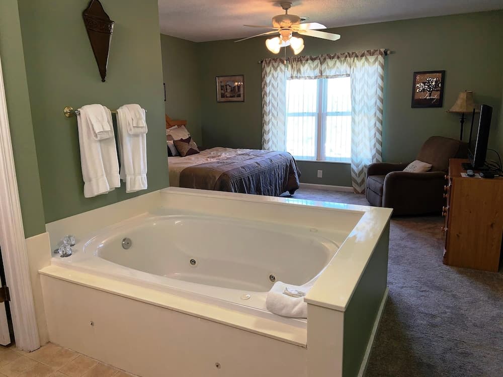 Whispering Pines 252