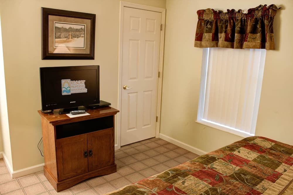 Whispering Pines 424