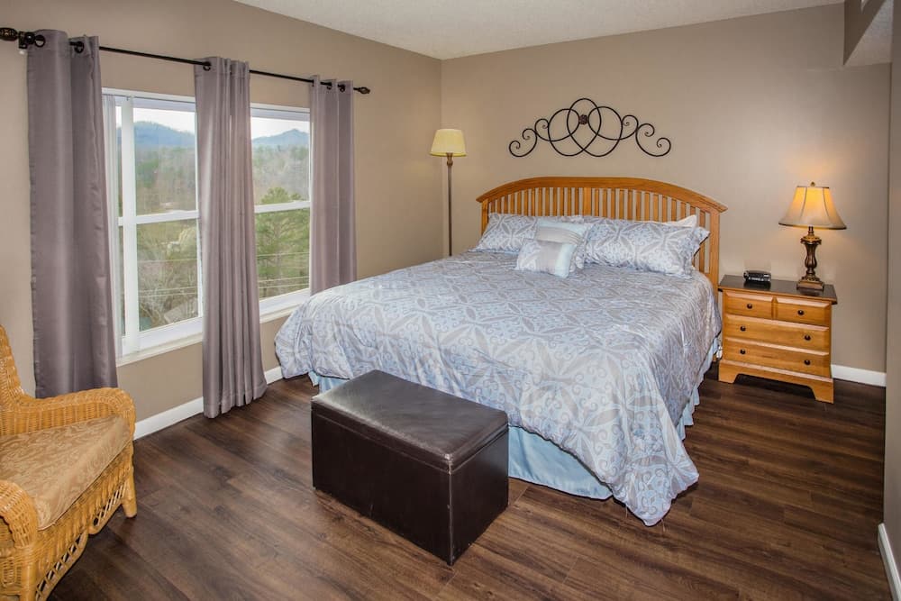 Whispering Pines 541