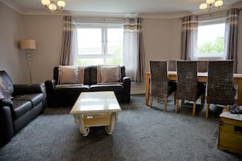 Large Apartment GLA Airport