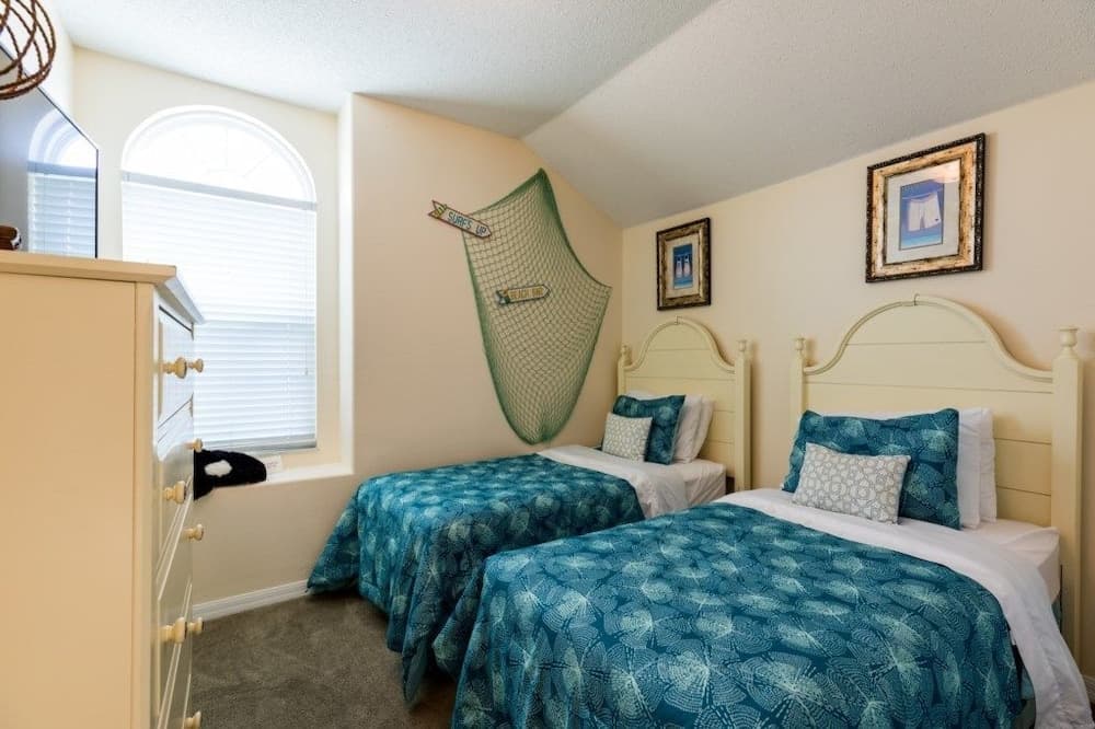 5BR Pool Home in Glenbrook by SHV-1907