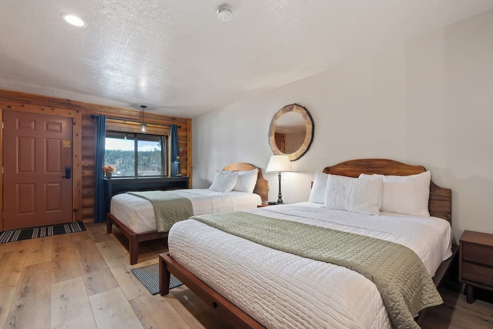 Duck Creek Village Inn