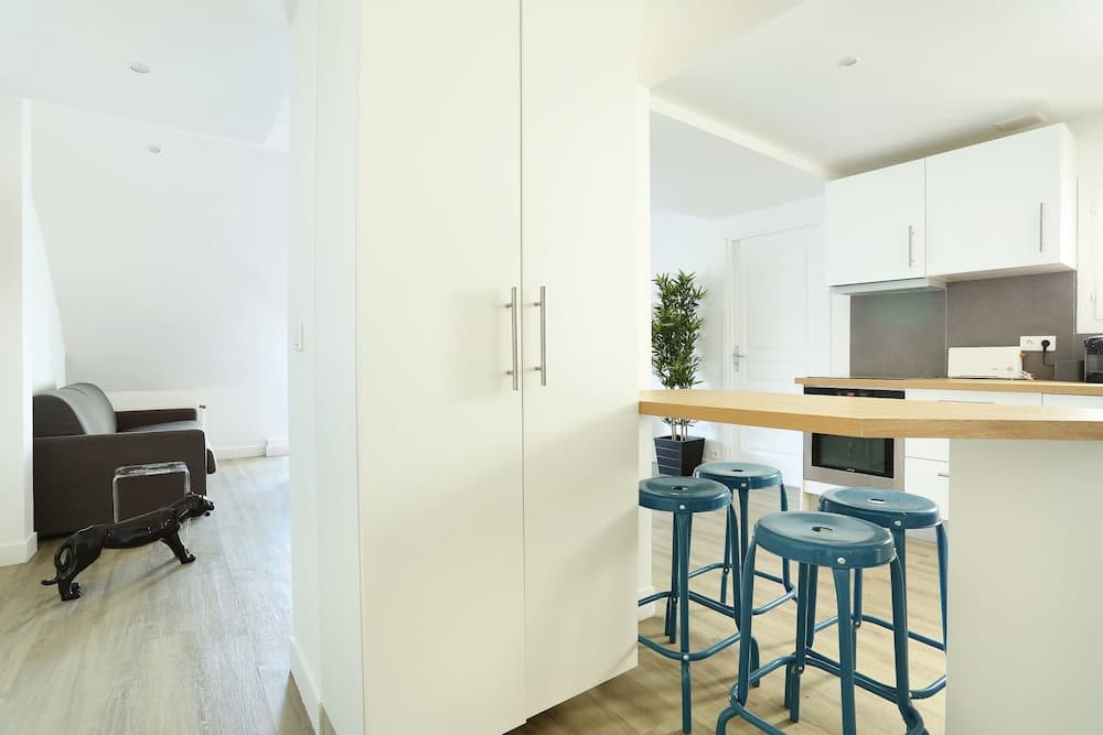 Apartment Ponthieu - Champs Elysées