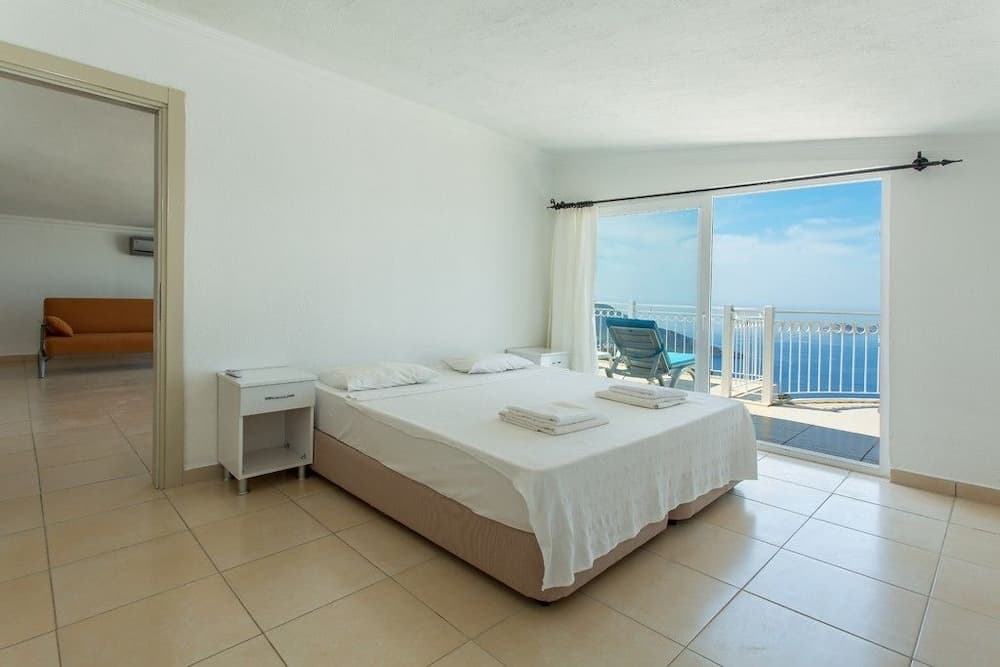 Villa Biba 2 by Lycia Collections